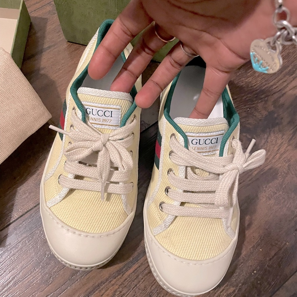 Boy Gucci shoes size 32 authentic